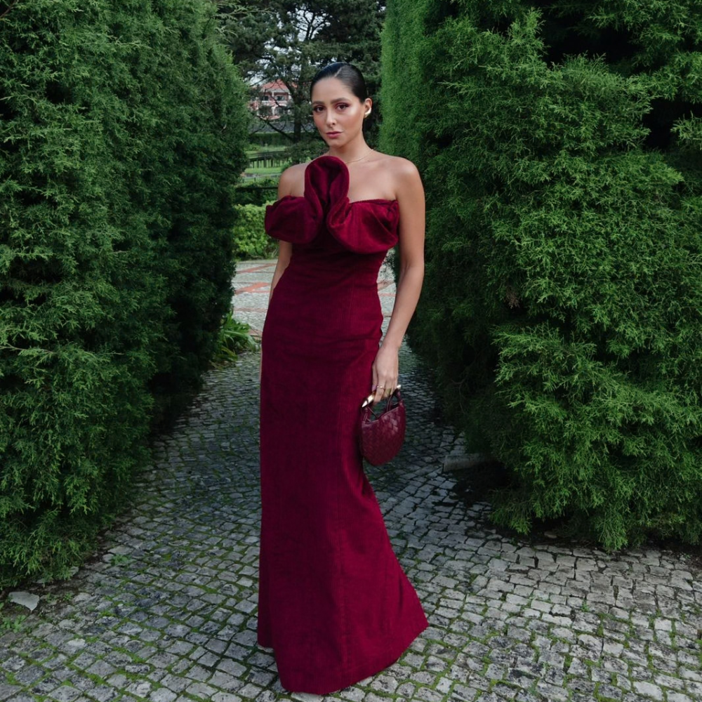 vestido petala bordo
