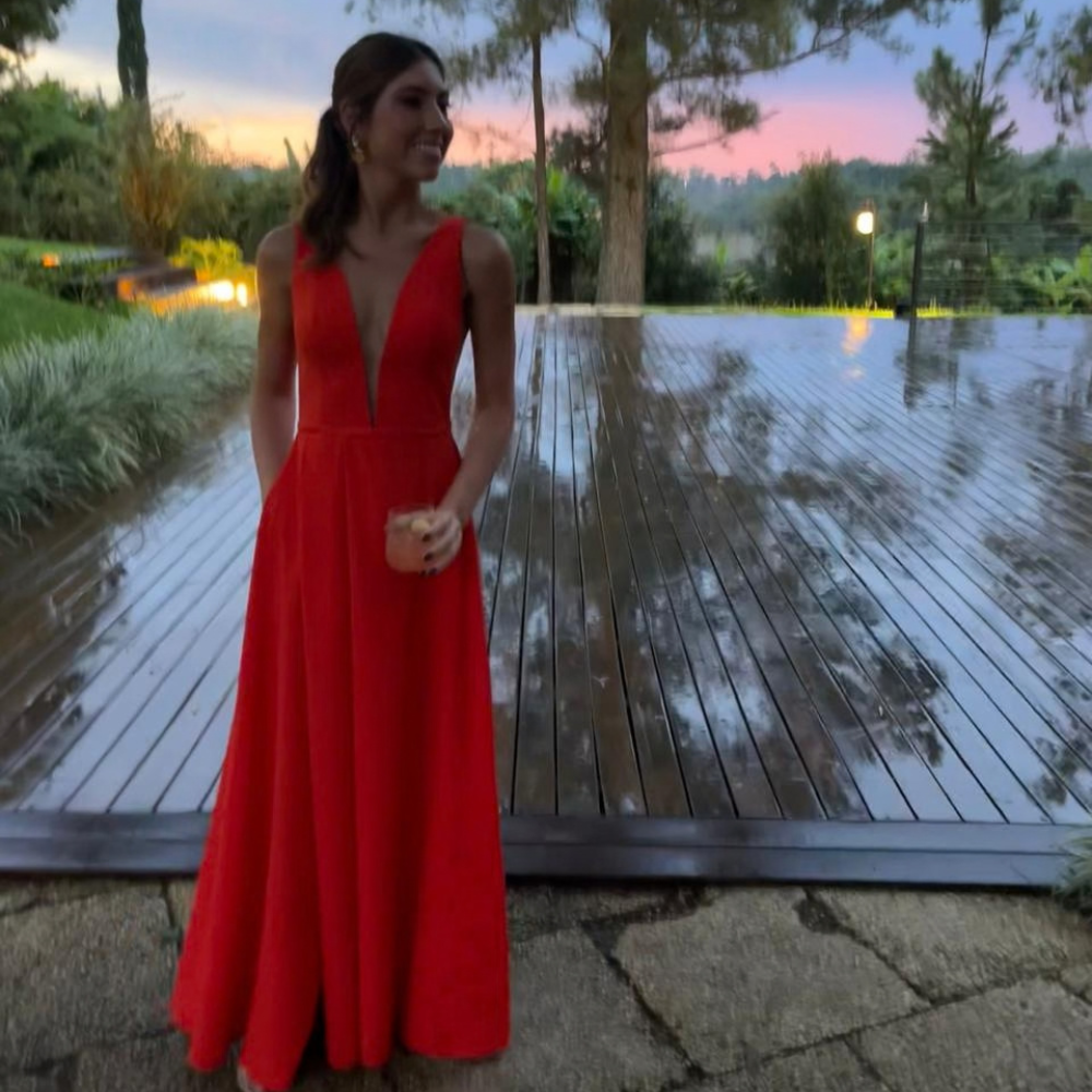 vestido fenda alaranjado