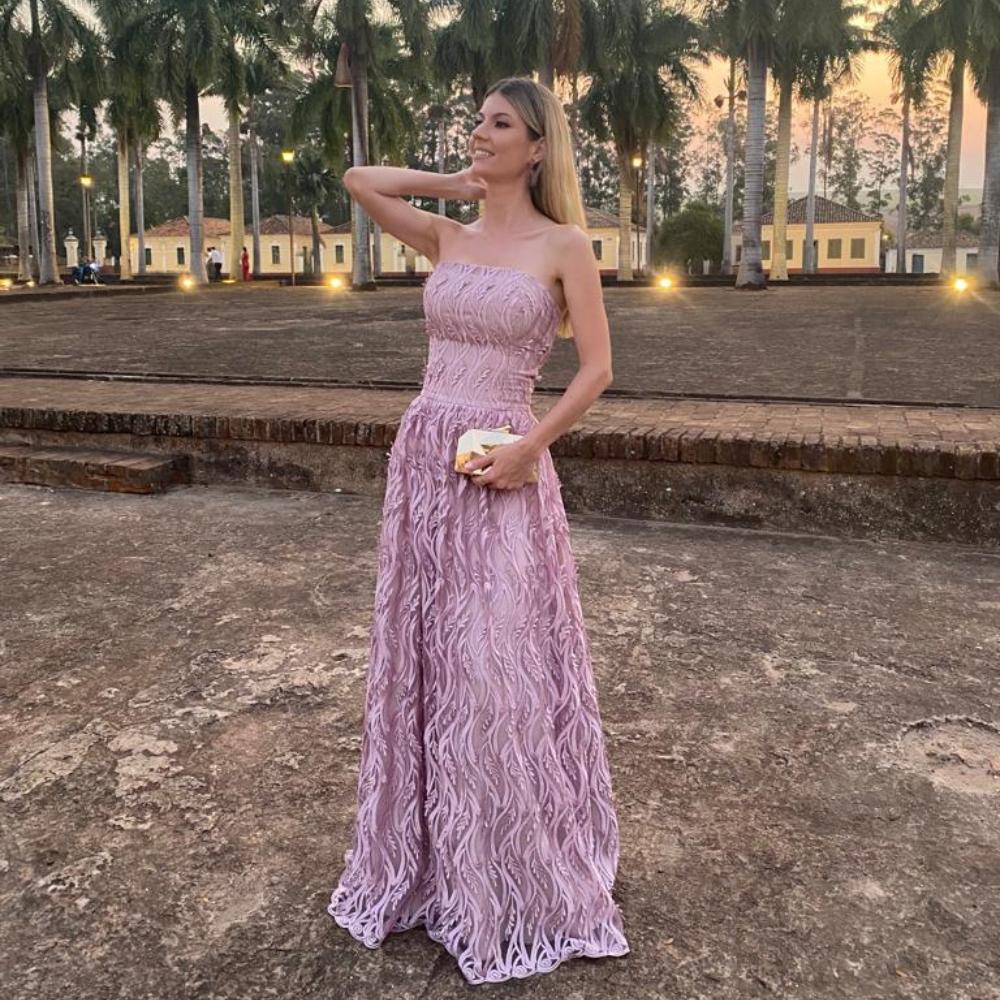 vestido aplicações lilás