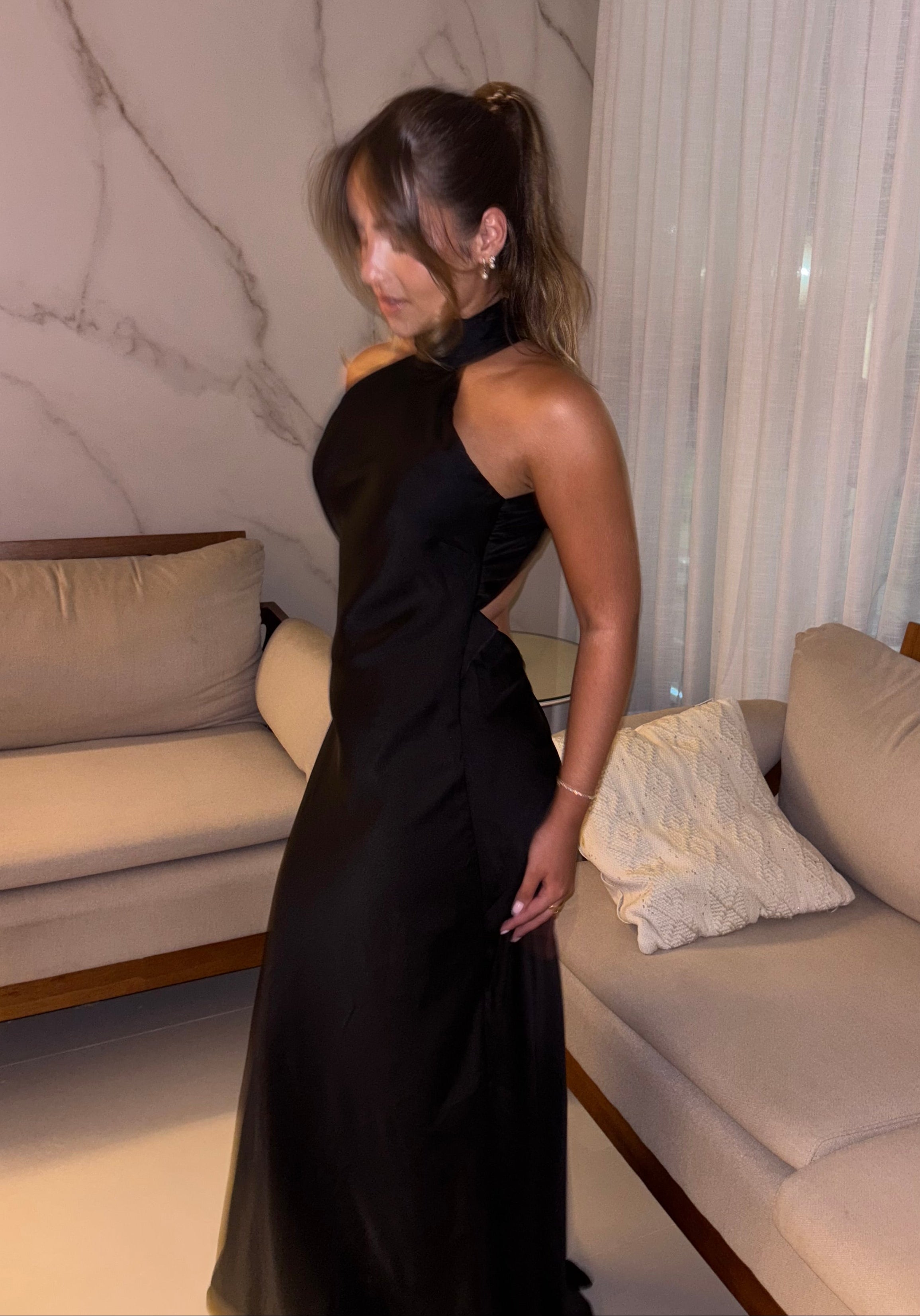 Vestido festa cetim AVLE aberto nas costas preto tamanho M cor preto