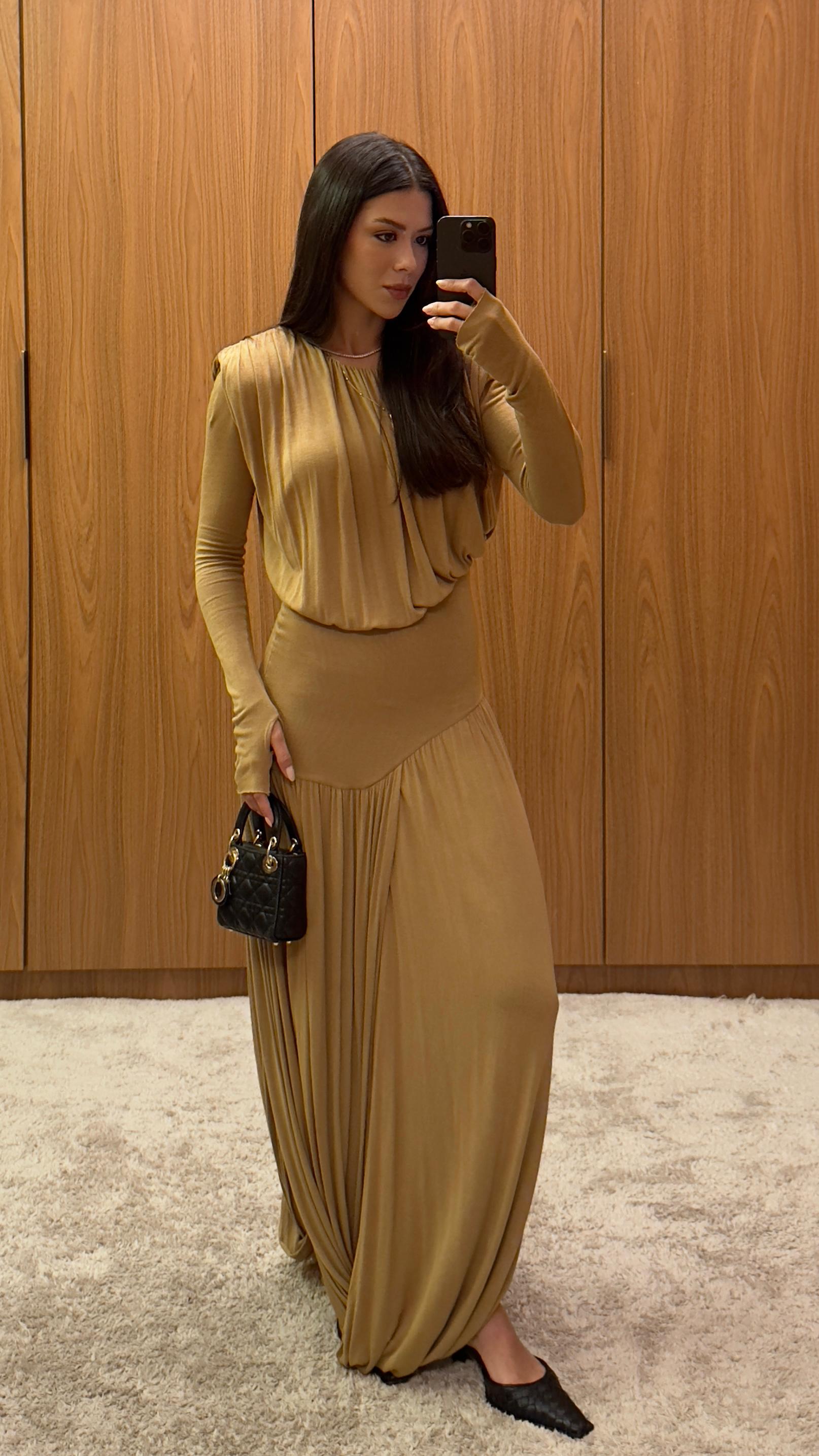 Vestido de malha bege tamanho P