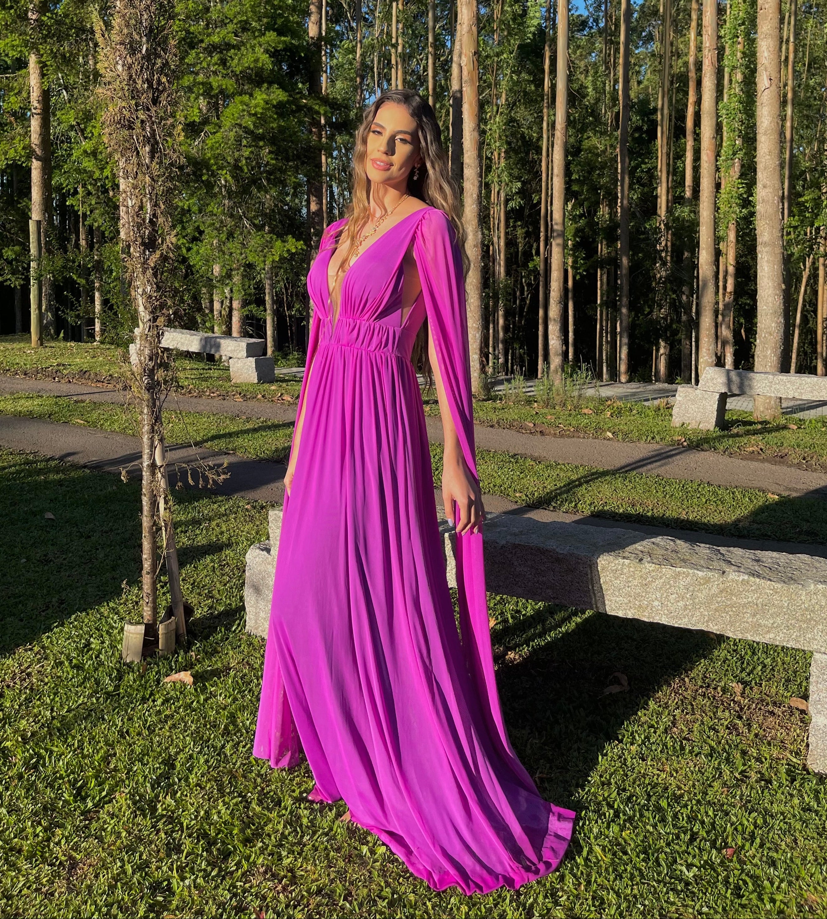 vestido mangas abertas fúcsia