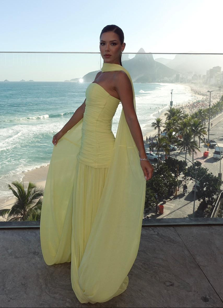 vestido capa conectada amarelo