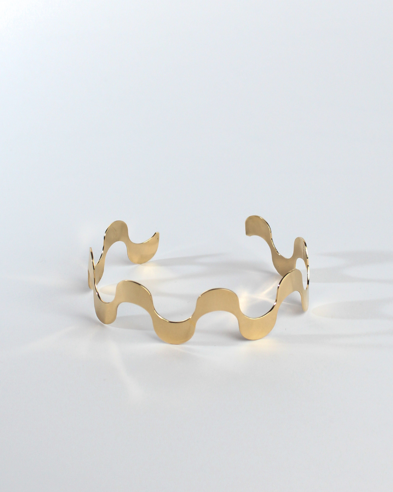 chocker dourada