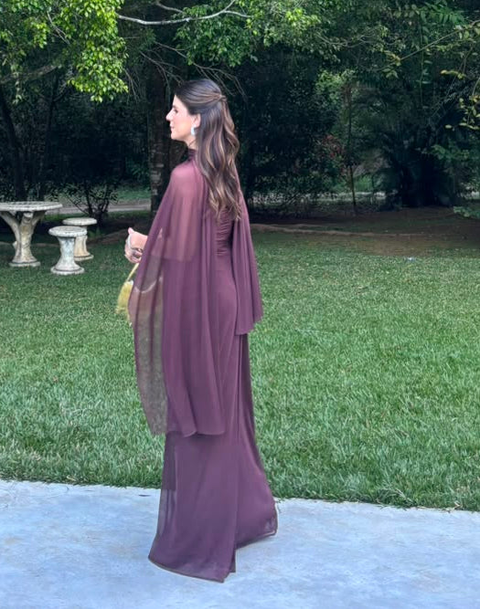 Vestido Marrom em microtule com drapeado e echarpe tamanho P ou 36