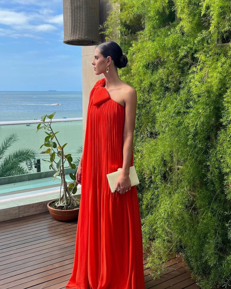 vestido com laço plissado vermelho
