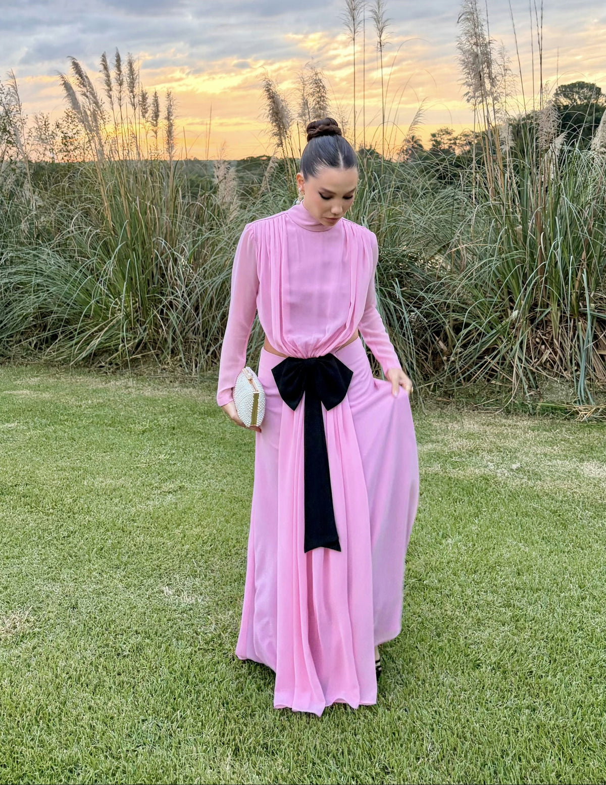vestido laço veludo rosa