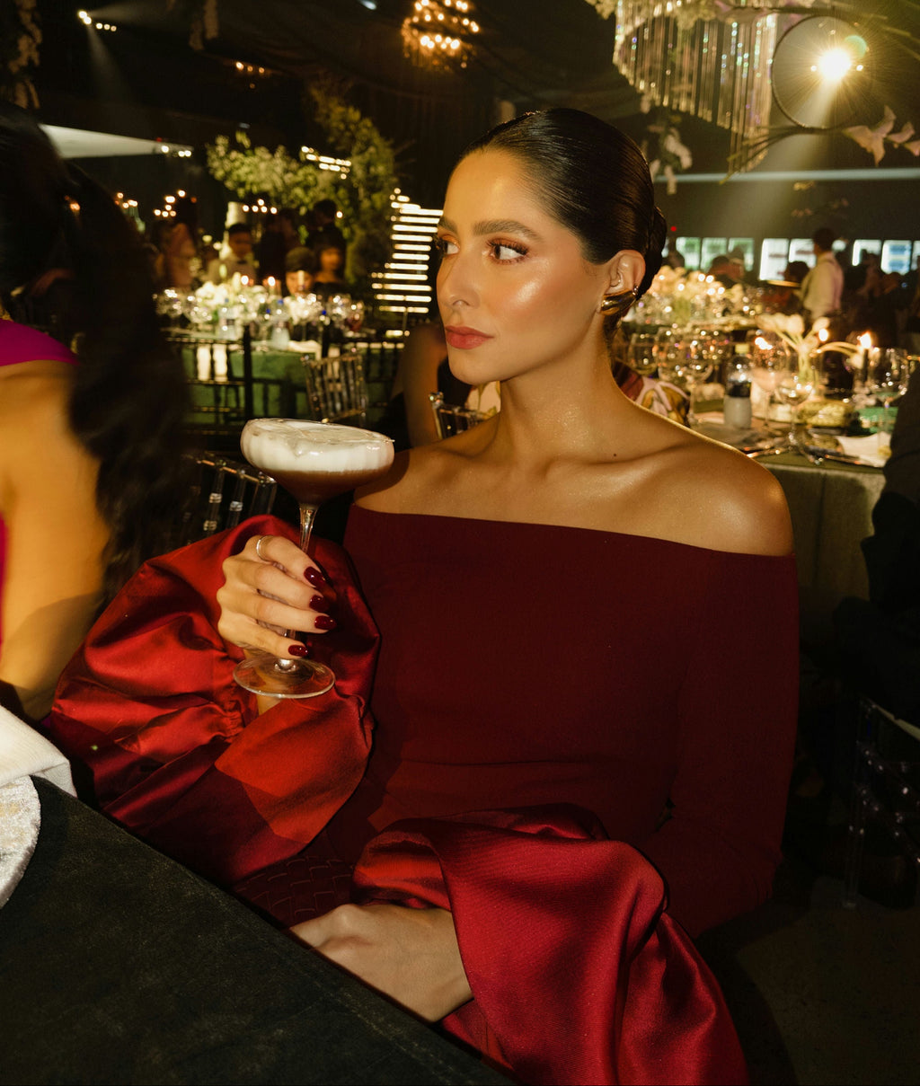 vestido manga pétala vinho