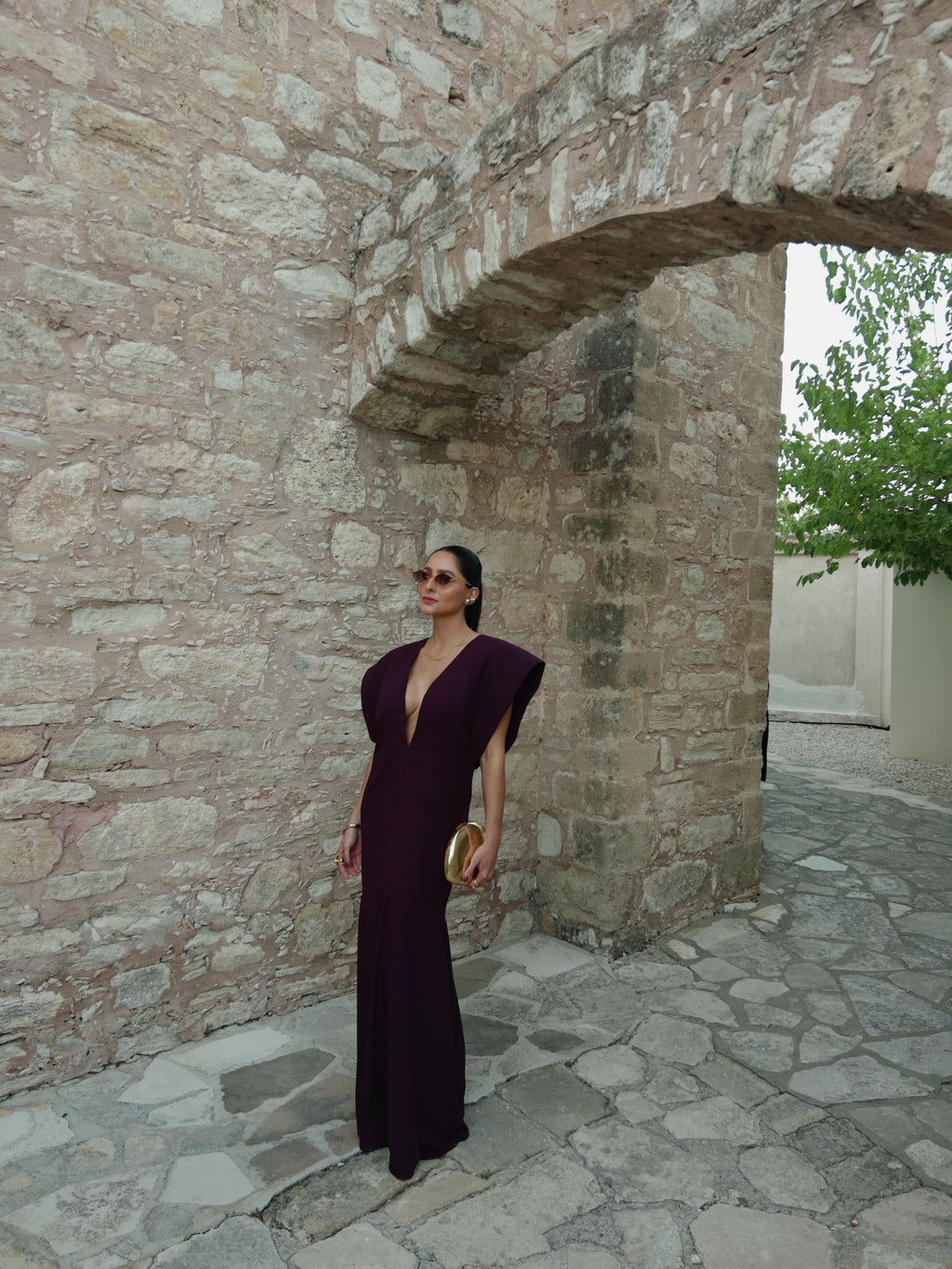 vestido ombreiras roxo