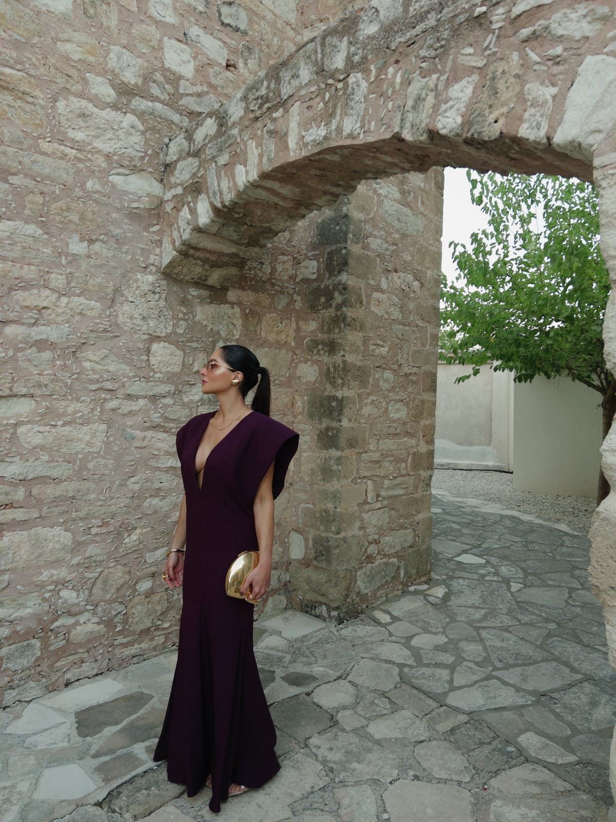 vestido ombreiras roxo