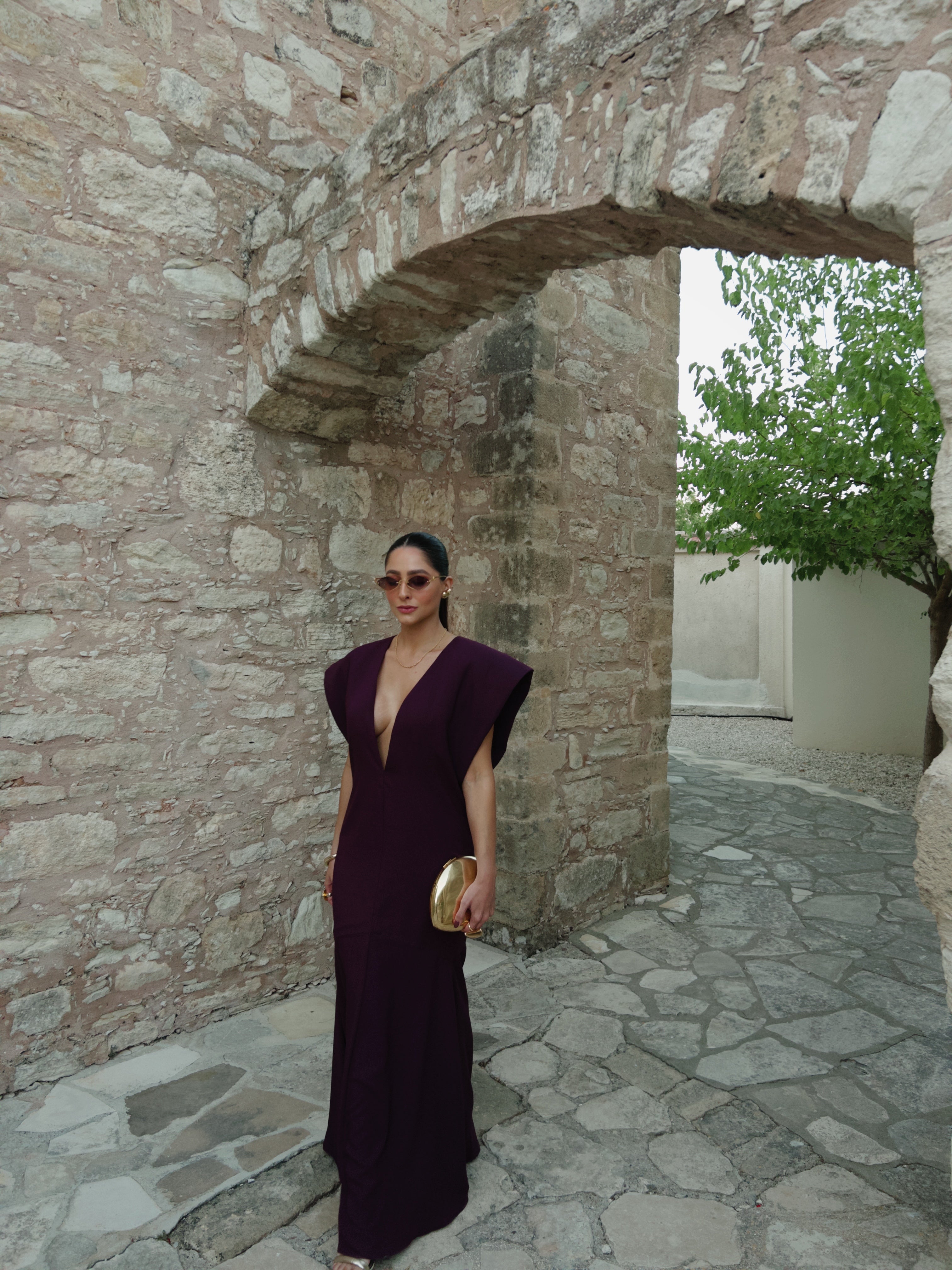 vestido ombreiras roxo