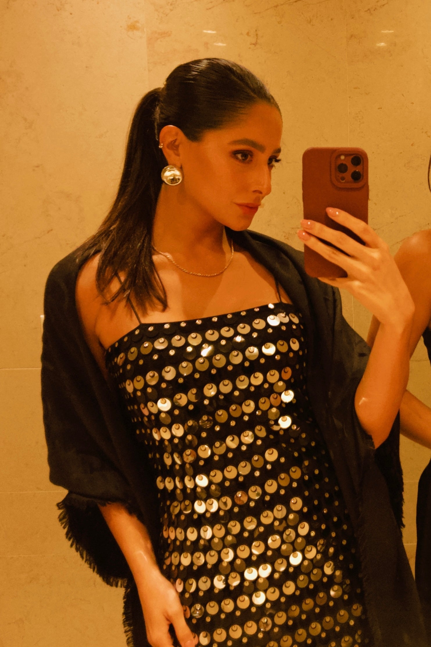 vestido tubo paetê bicolor