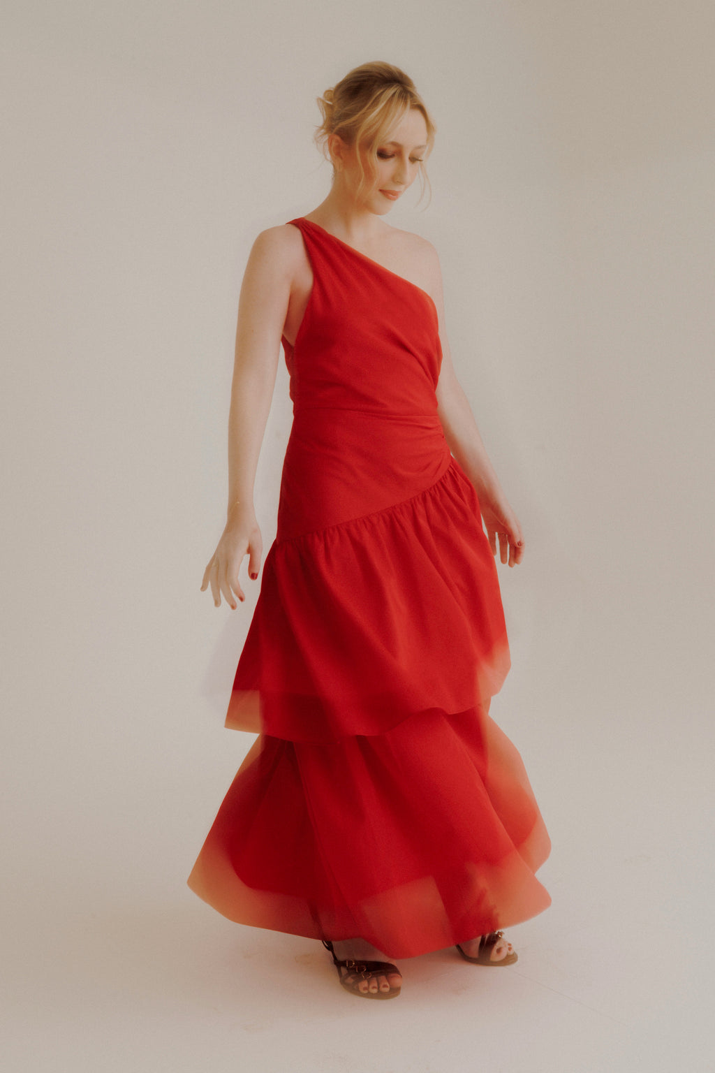 vestido vermelho um ombro só