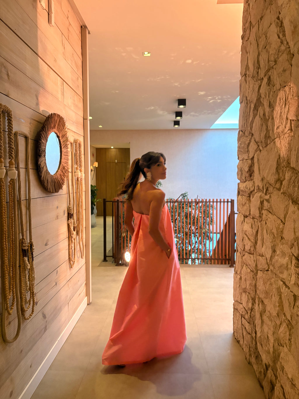 Vestido amplo rosa fluor
