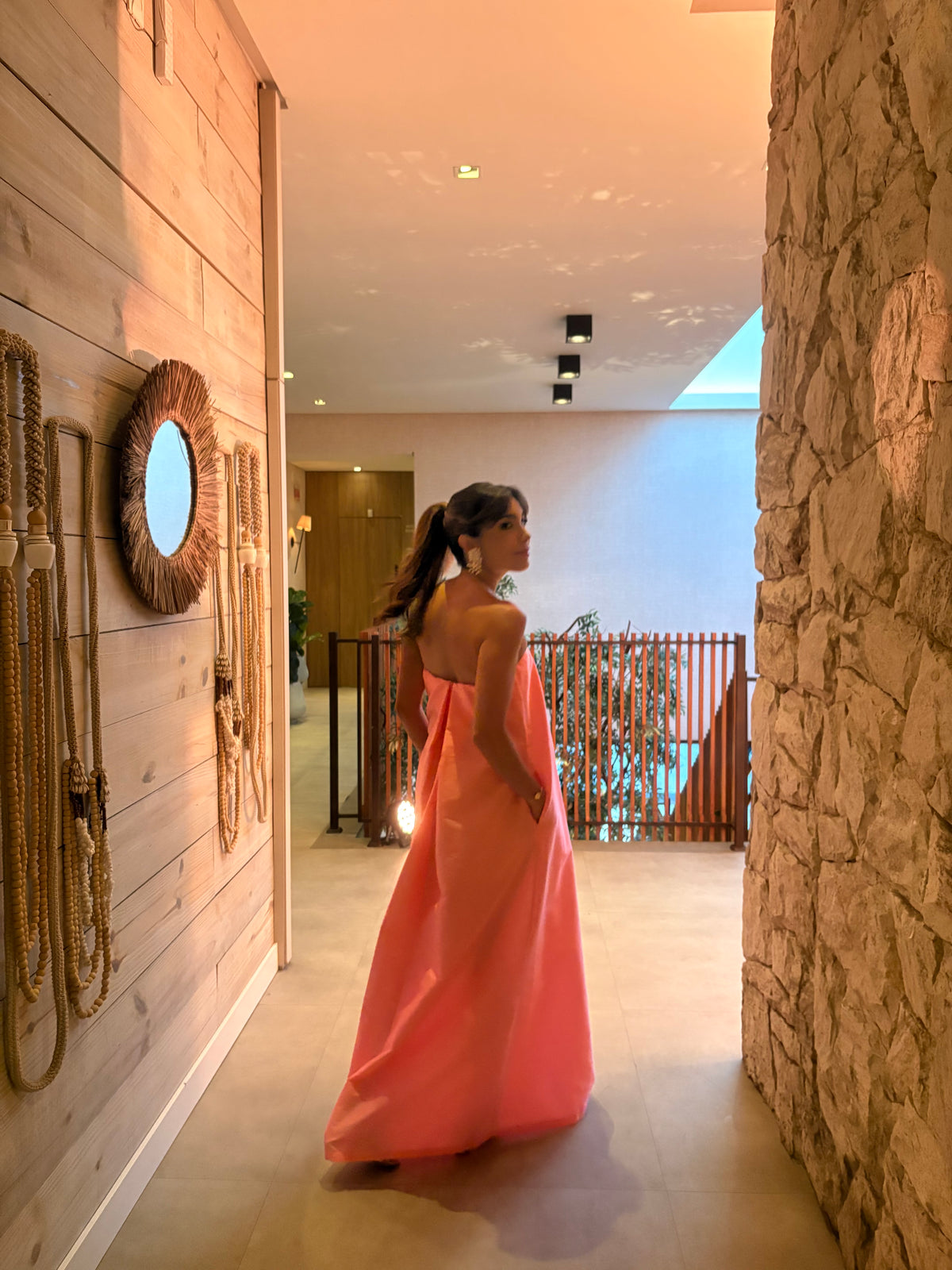 Vestido amplo rosa fluor