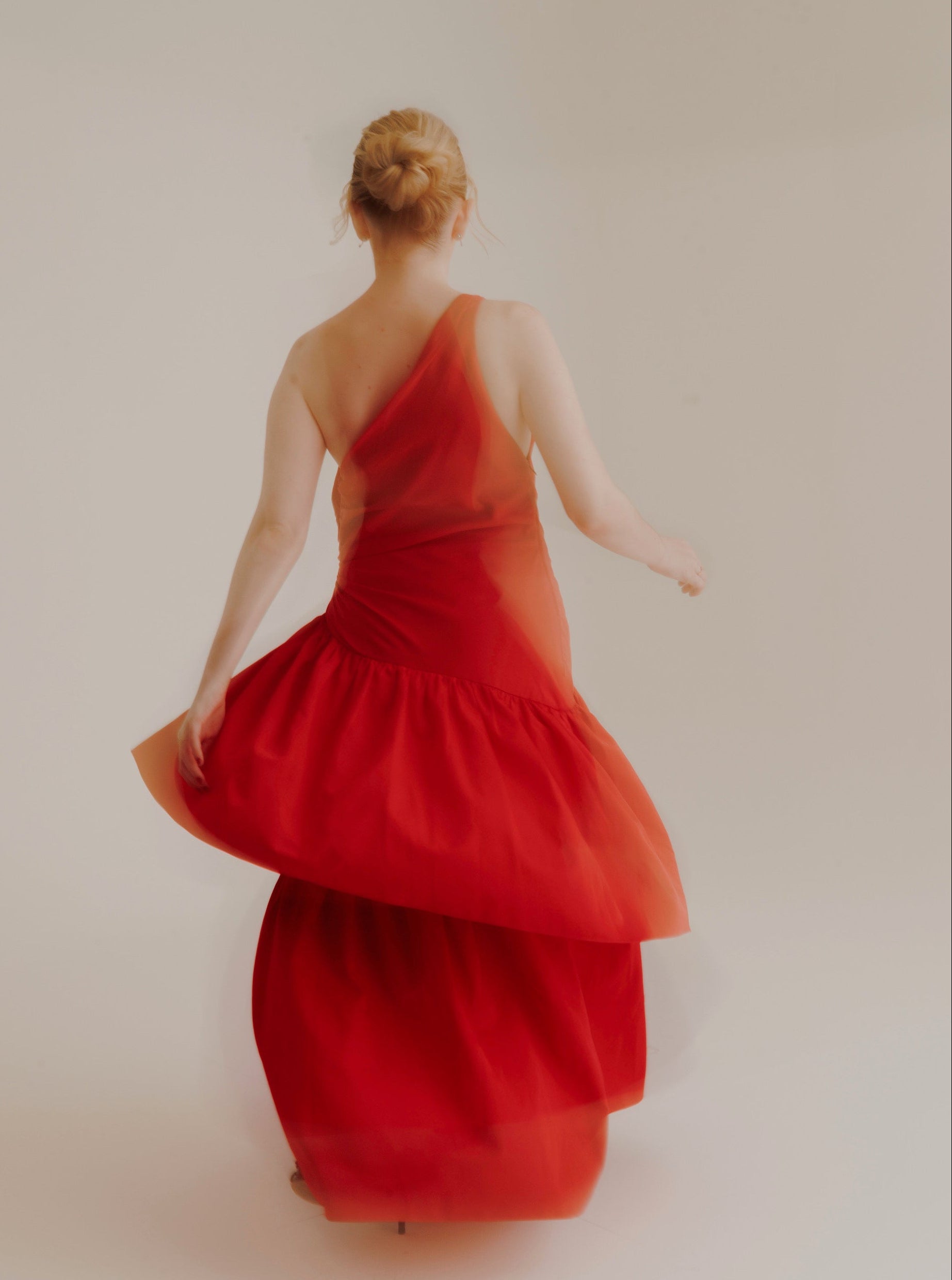 vestido vermelho um ombro só