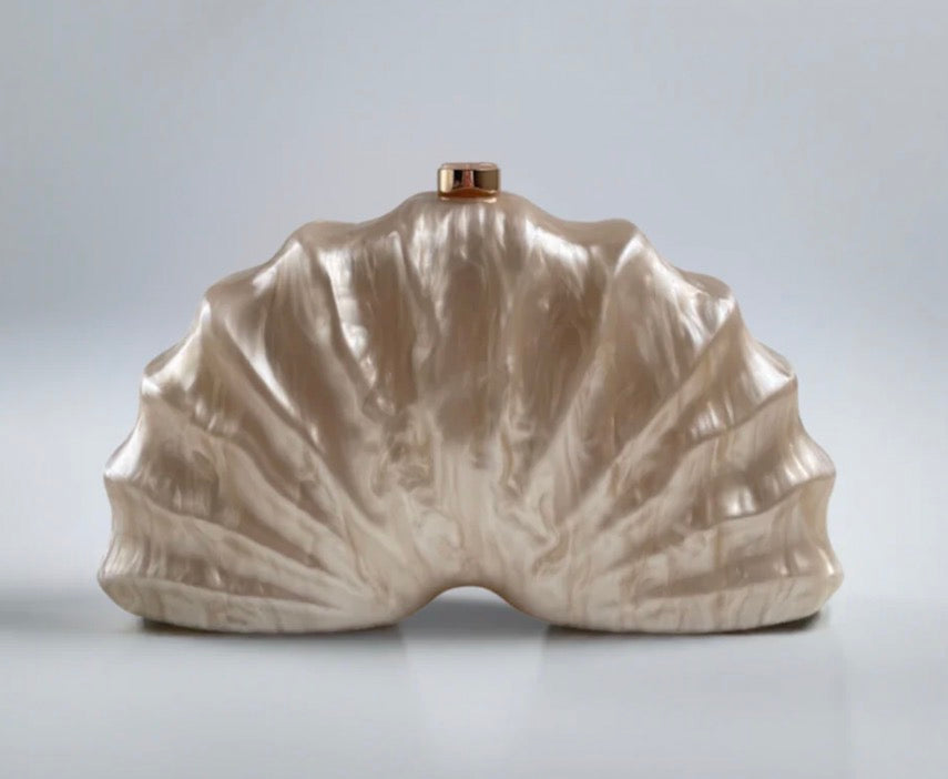 Bolsa concha com alça de bolas
