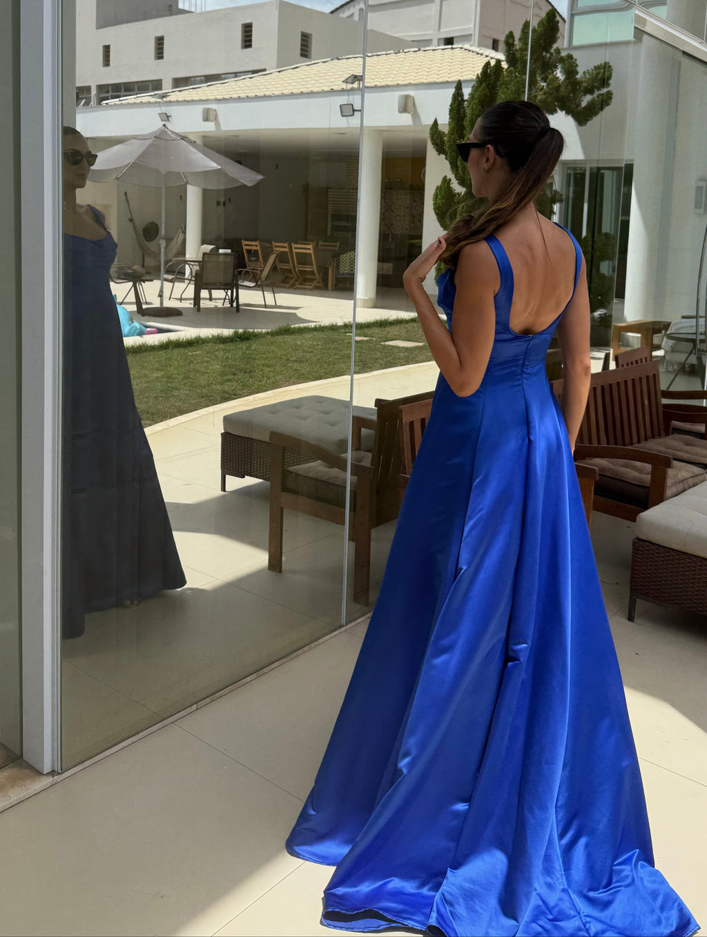 vestido busto drapeado azul
