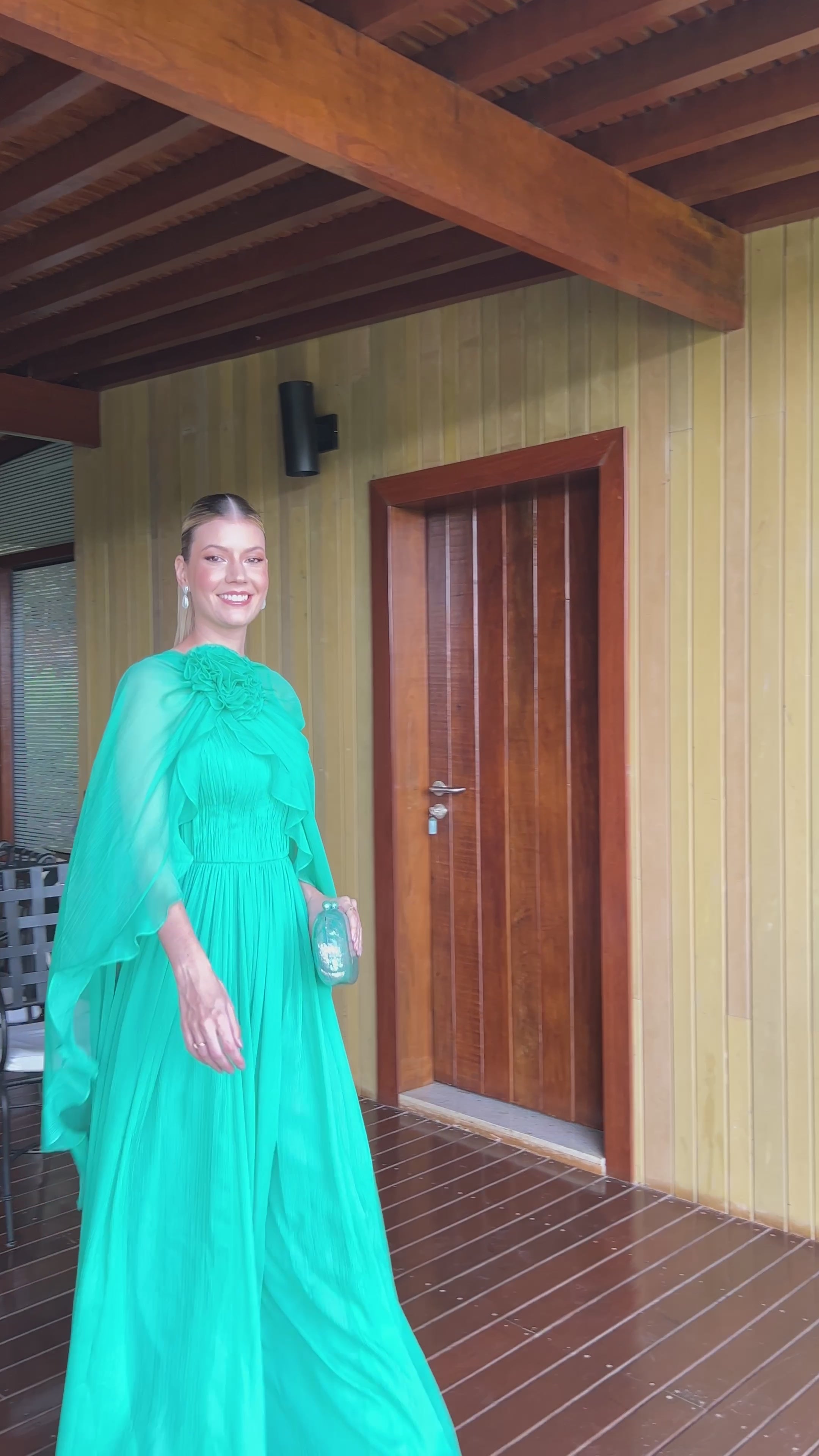 vestido capa fluída verde