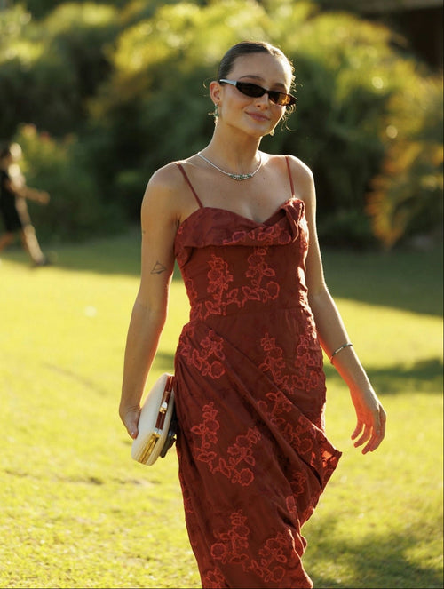 vestido assimétrico terracota