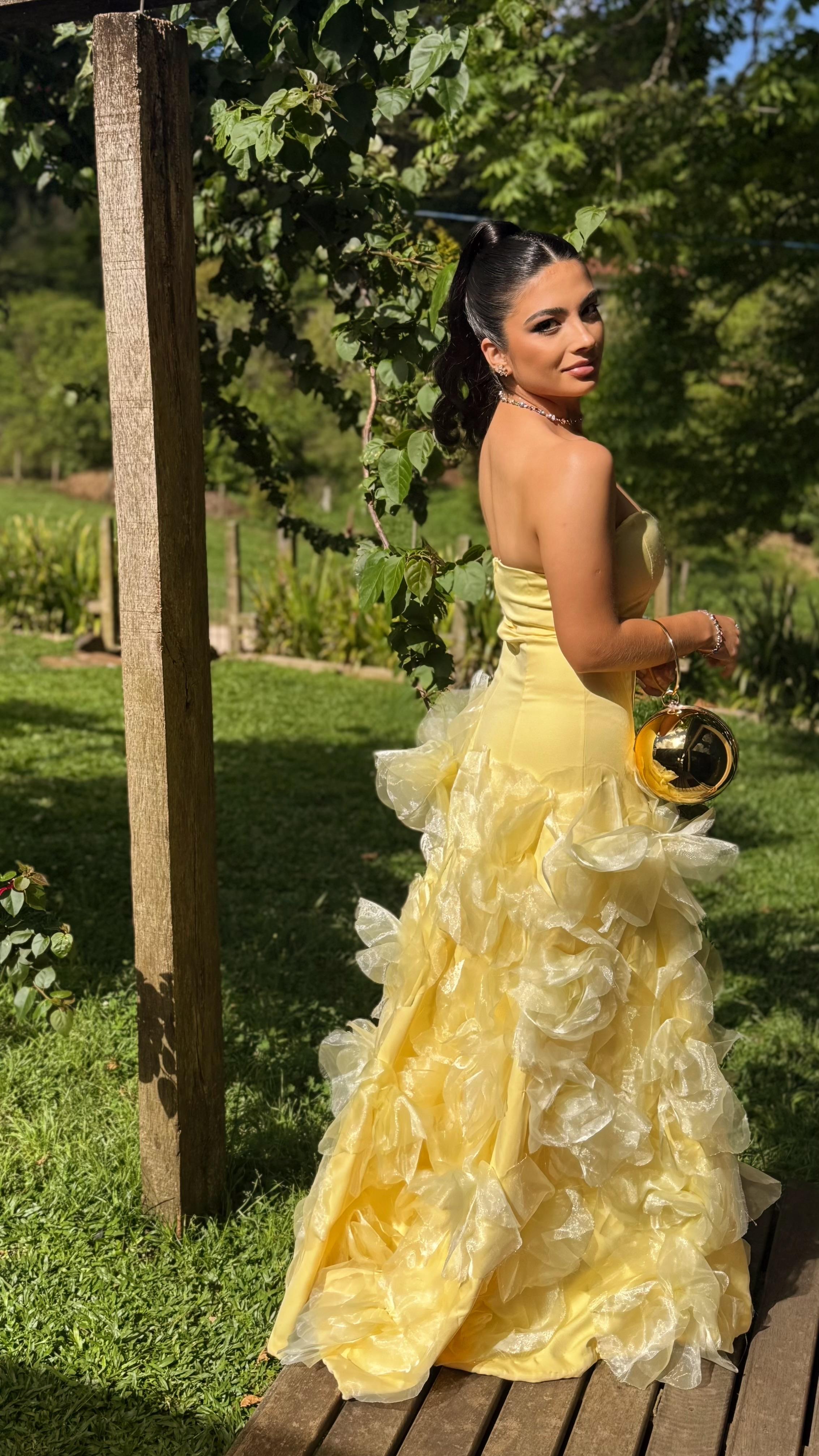 vestido flor amarelo manteiga
