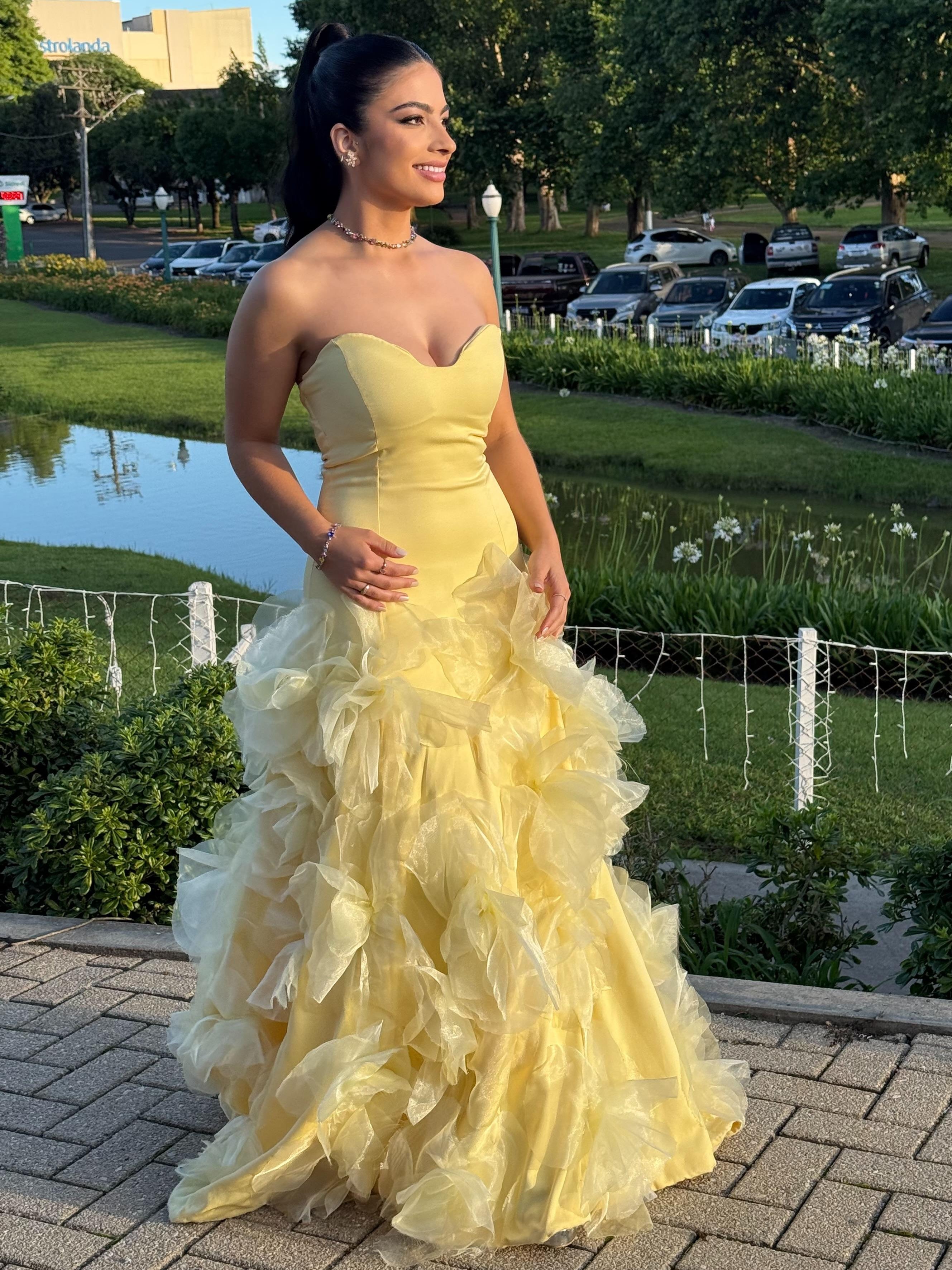 vestido flor amarelo manteiga