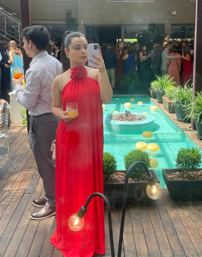 vestido detalhe flor vermelho