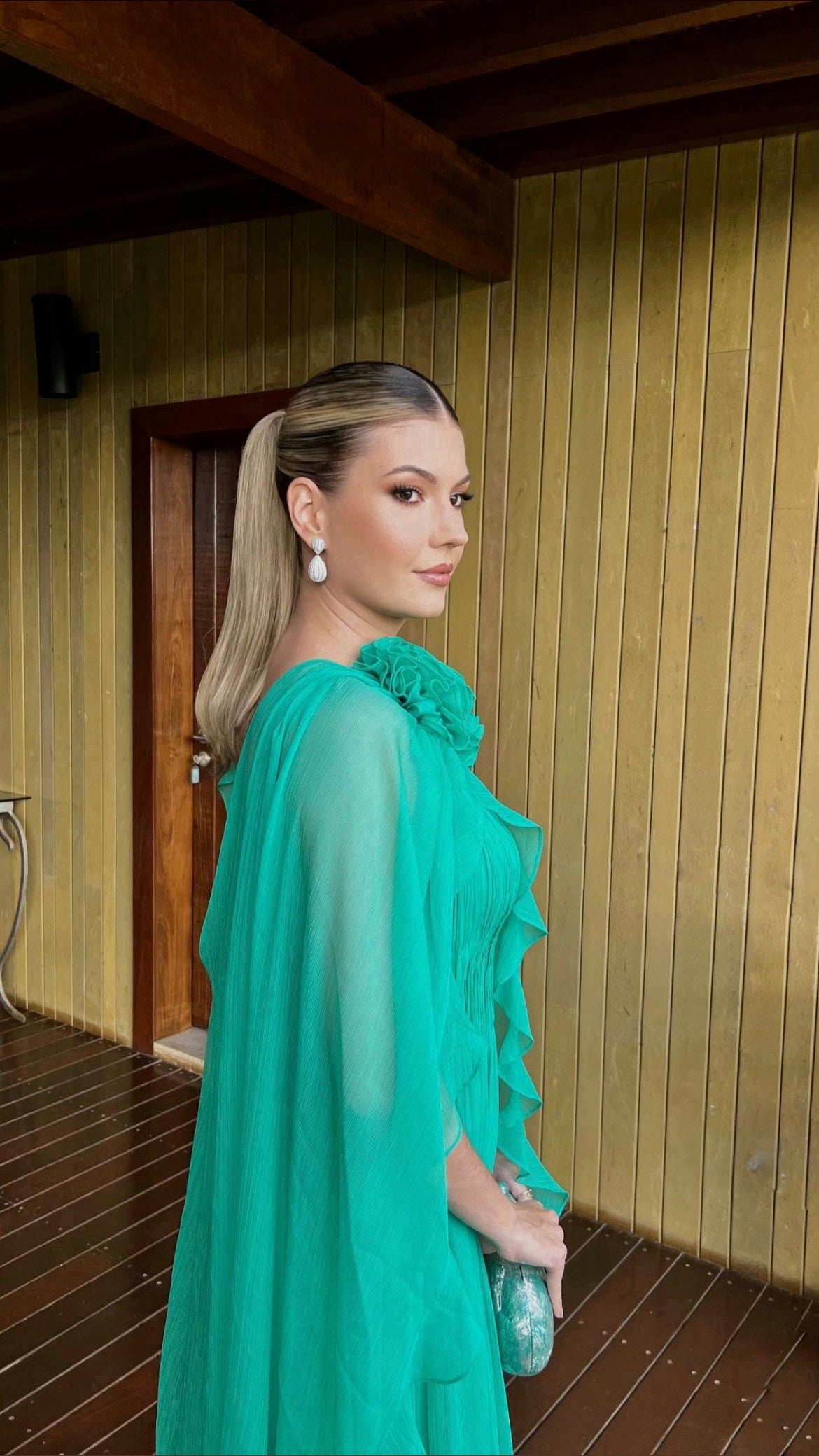 vestido capa fluída verde