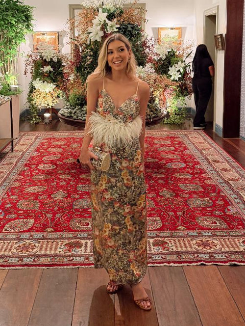 Vestido paetê com plumas